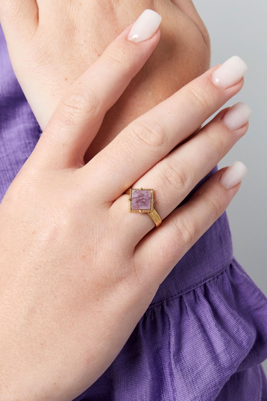 Bague Ouverte Dorée – Pierre Rose en Forme de Losange – Acier Inoxydable (INOX) – Taille Unique