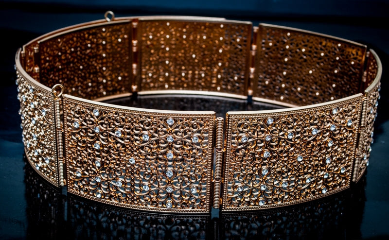 Gold belt straight model with stones medium