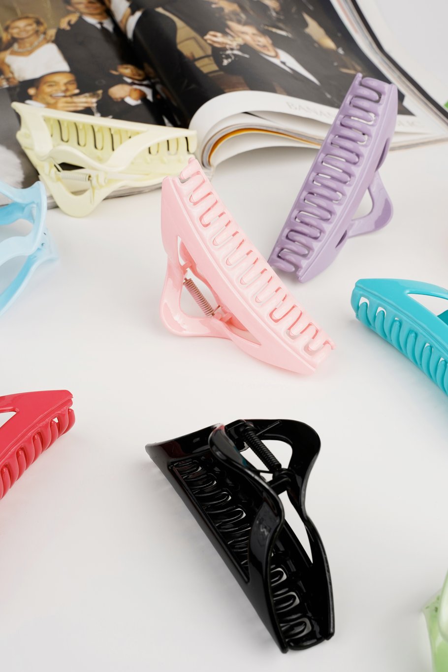 Hellblaue Dreieck-Haarspange – sommerliches Design – Kunststoff – 11,5 cm