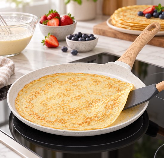 Hakal Crêpepan Ø24 cm – Pannenkoekenpan met Anti-aanbaklaag – Lage Rand – Houtlook Handgreep – Crème / Wit