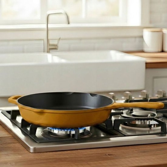 Hage - Poêle - Poêle en fonte émaillée - Poêle en fonte - Compatible induction, gaz et four - Ø26 cm - Jaune moutarde