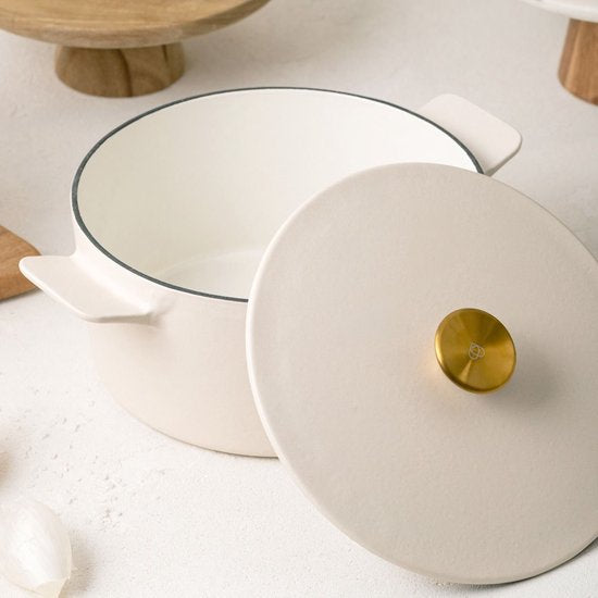 Homla Andreas gietijzeren braadpan 5 liter met deksel – beige mat, Ø 25 cm