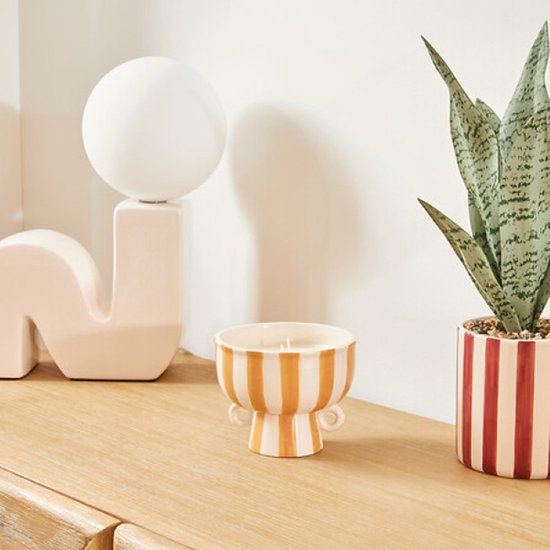 Bougie parfumée Chéri en pot - Bougie décorative de luxe à 1 mèche, 25h de combustion - Bougie parfumée florale et épicée pour l'ambiance du salon - Bougie décorative en pot, idée cadeau - Céramique - 310 g - Jaune
