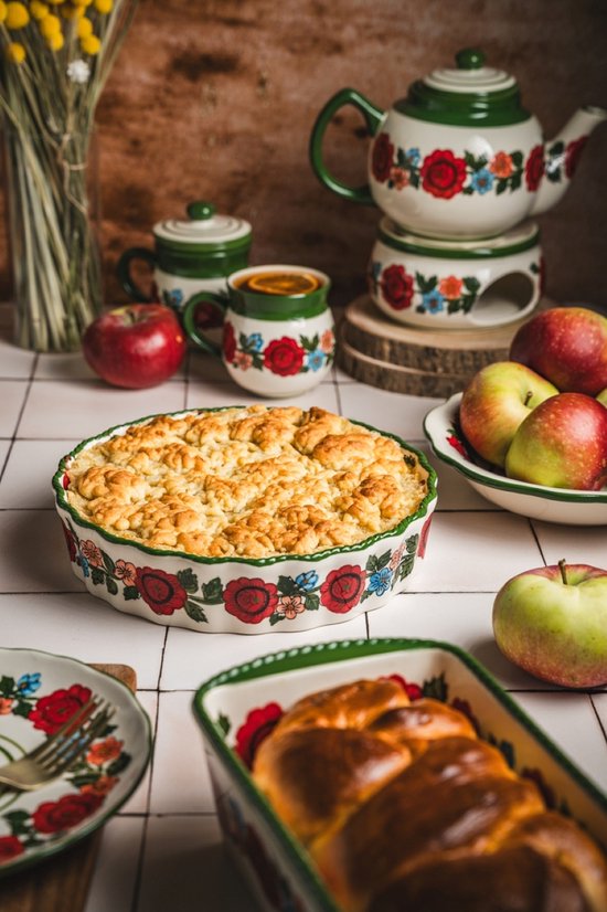 MPLCo - Baking Dish - Oven Dish - Ceramic Tart Pan - Hand-painted Baking Dish - Round Baking Mold for Cake, Quiche & Tart - Oven, Microwave & Dishwasher Safe - 1.5 Liters - Ø25 cm - Floral Pattern