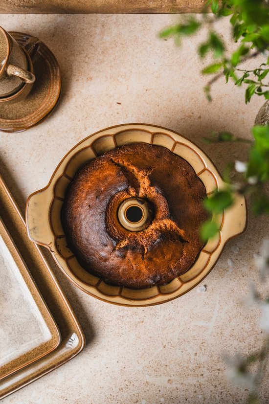 MPLCo - Bundt Cake Pan - Baking Mold - Cake Pan with Center Tube - Oven, Microwave & Dishwasher Safe - Ø28 x 8.5 cm - Brown with Dark Green Ombré