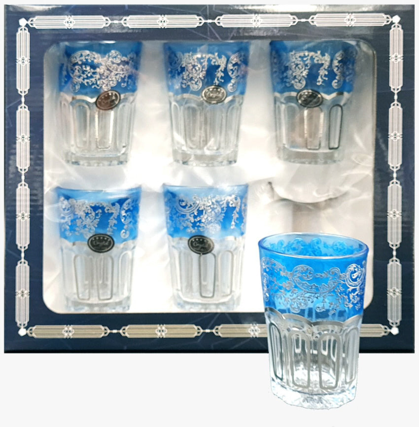 Theeglazen met zilveren patroon
