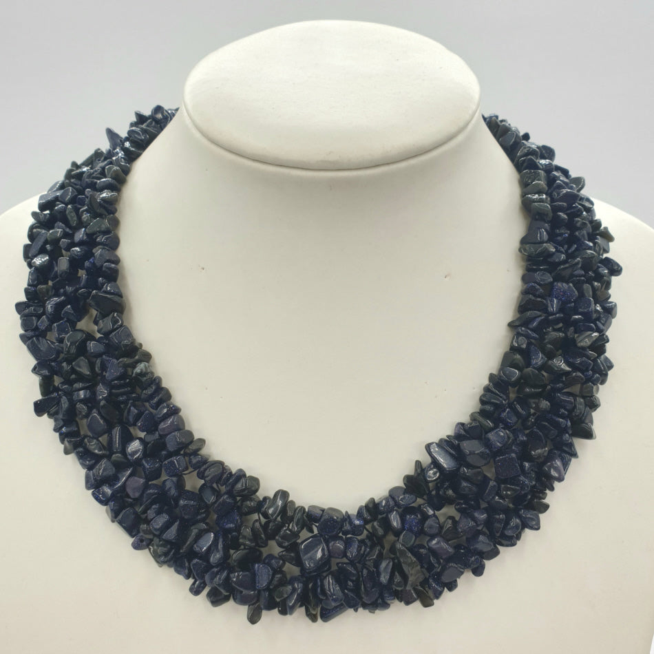 Breite Steinkette Bergkristall blau