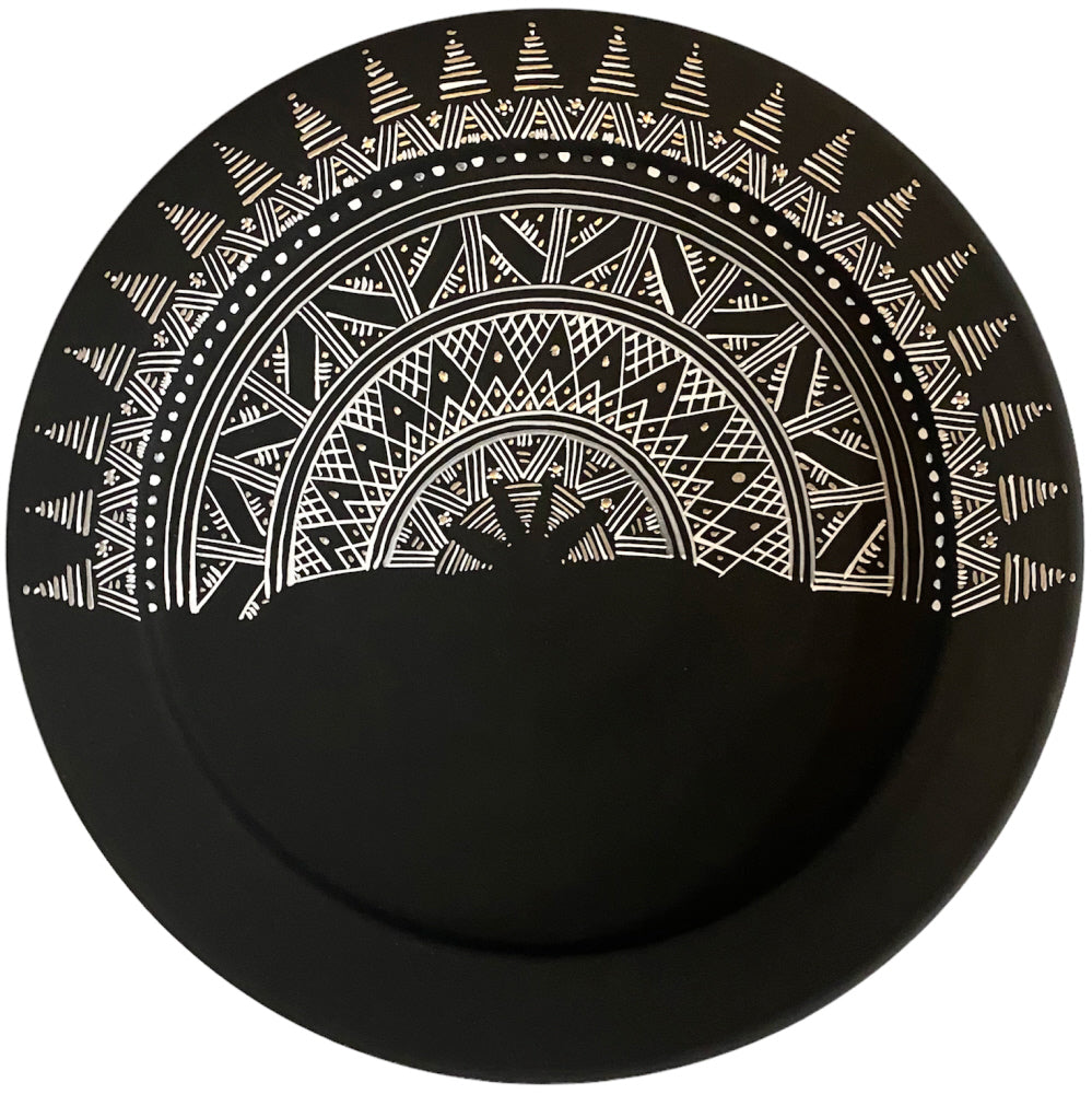 Decoratieve schaal nas-nas – handbeschilderd zwart aardewerk, Ø 35 cm