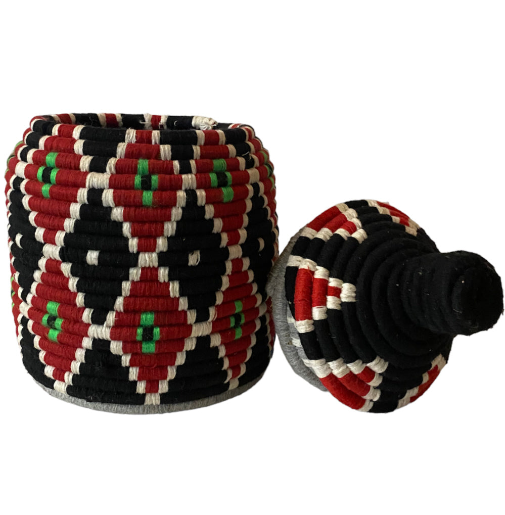 Panier berbère marocain coloré rouge et noir