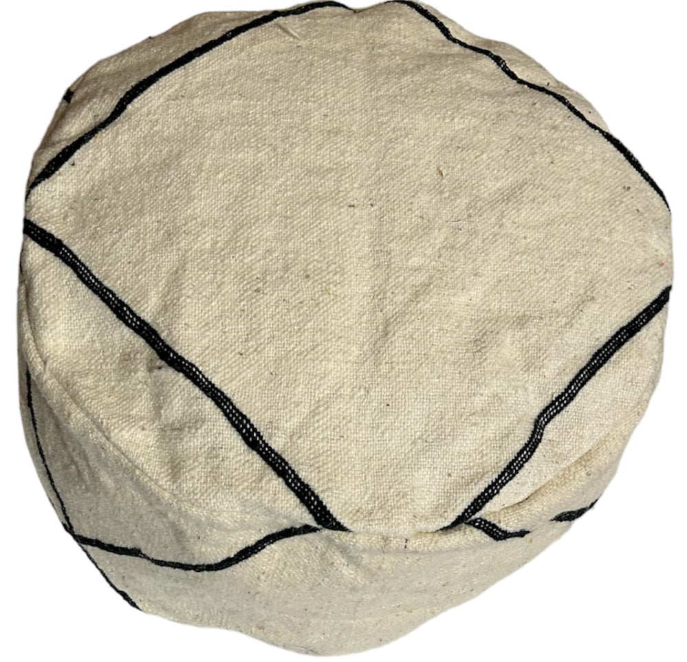 Moroccan Round Kilim Pouf – Off-White with Black Line Pattern – Ø45 x H30 cm