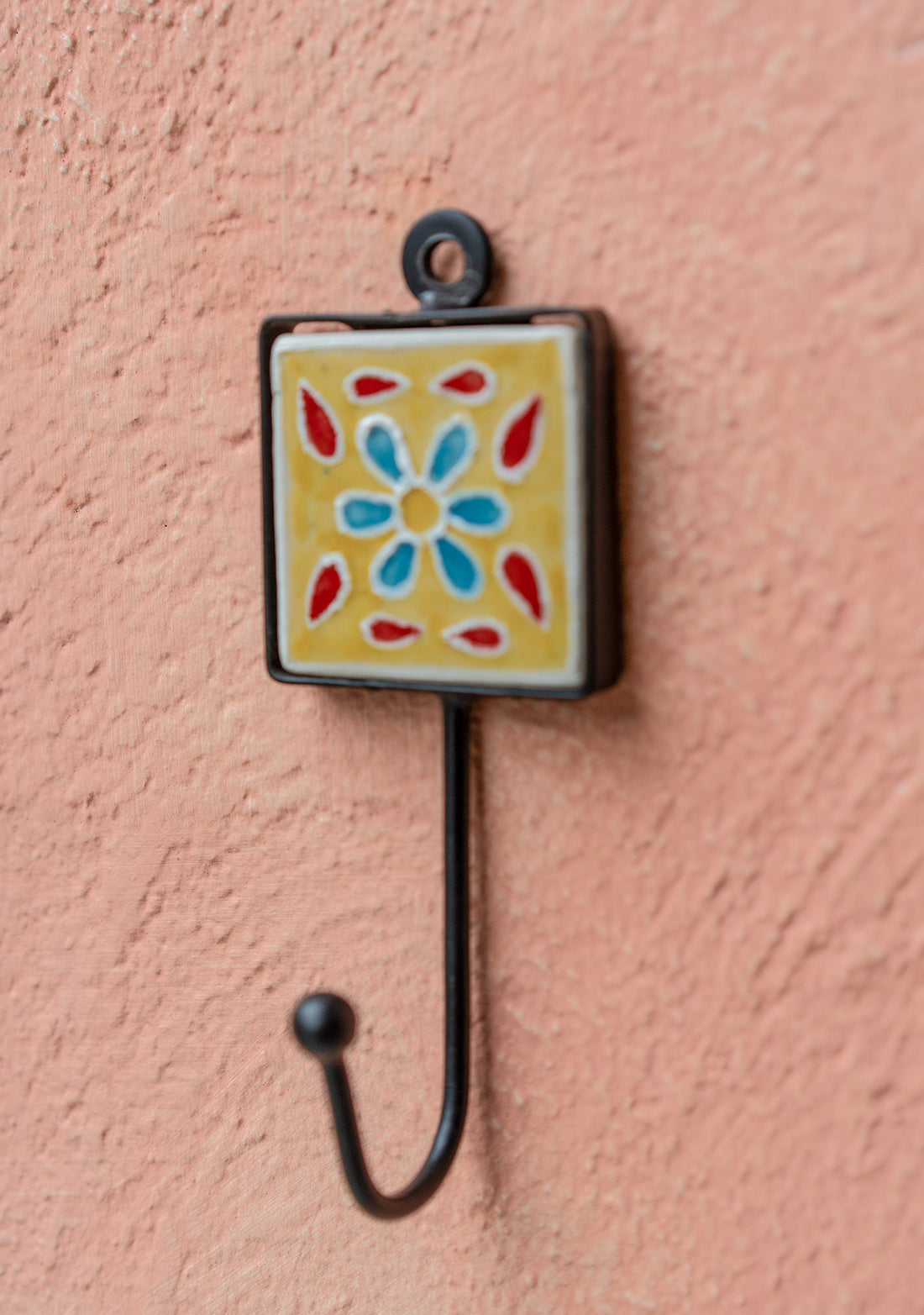 Shyla Crochet tuile céramique peinte à la main