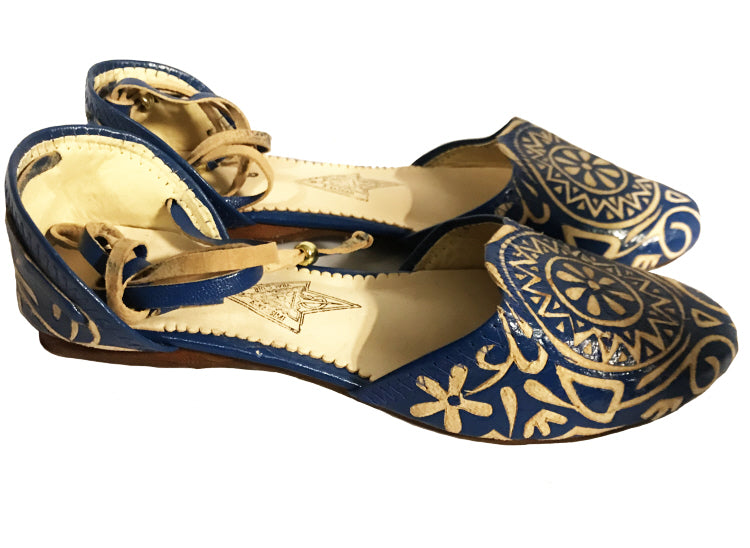 Flat lace-up babouche
