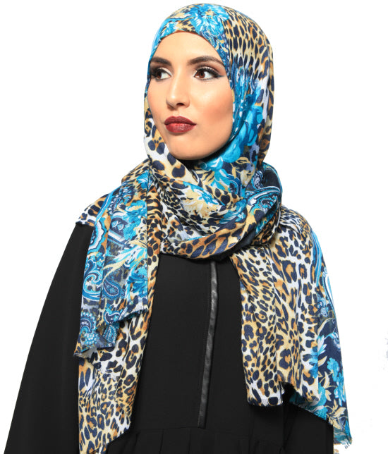 Fashionable print scarf