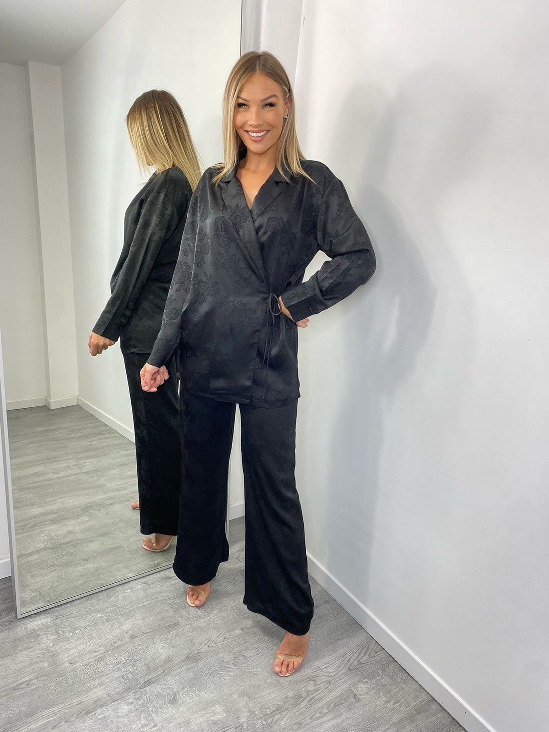 Dalia twinset dames – tweedelige set in zwart, marineblauw of groenbruin – foto 8
