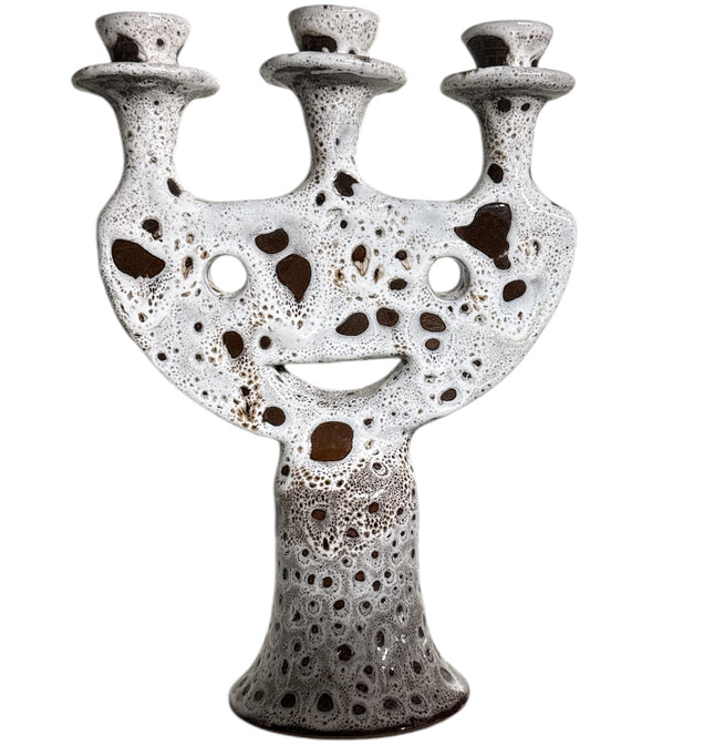 Chandelier marocain fait à la main avec motif de visage en émail blanc-brun