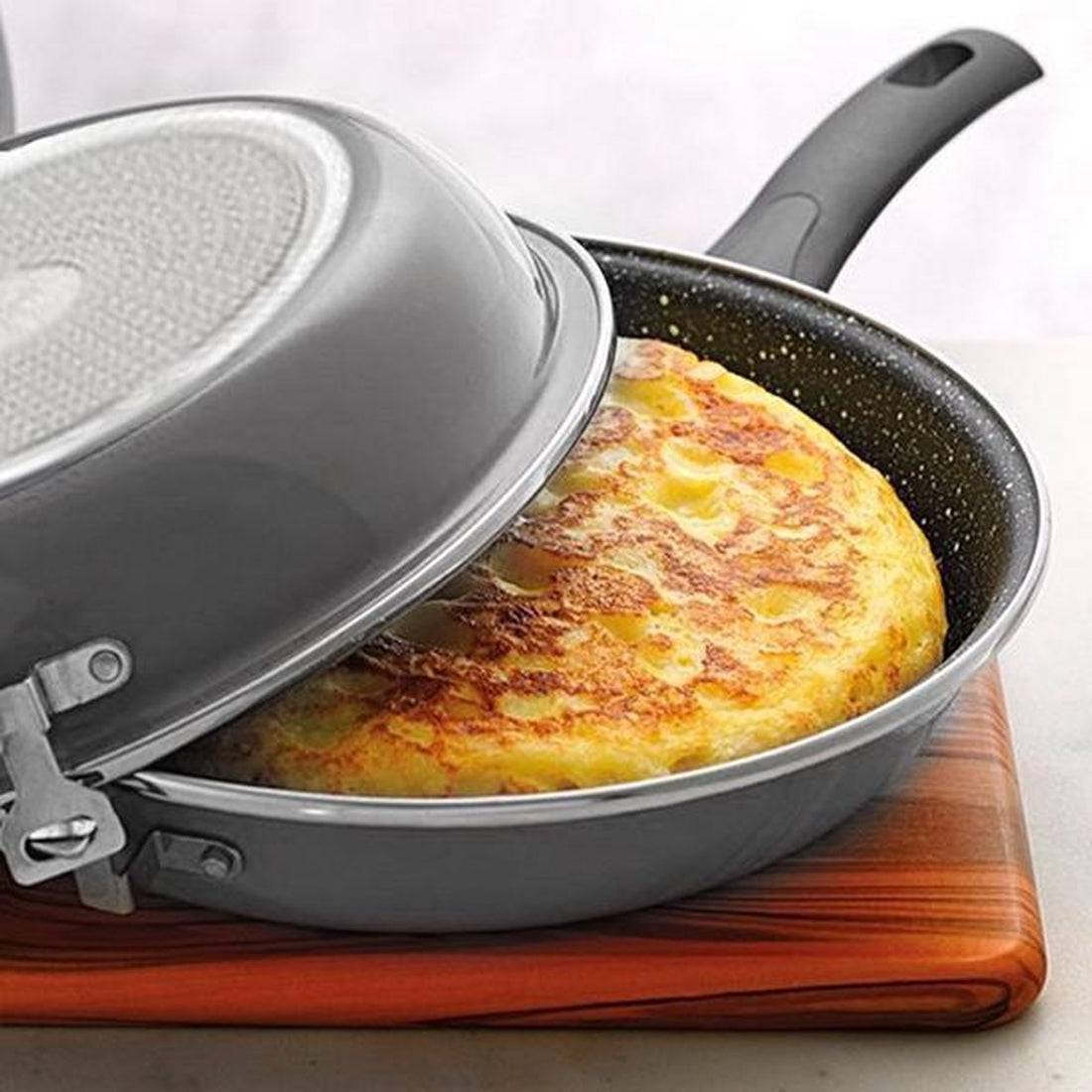 Poêle à tortilla omelette