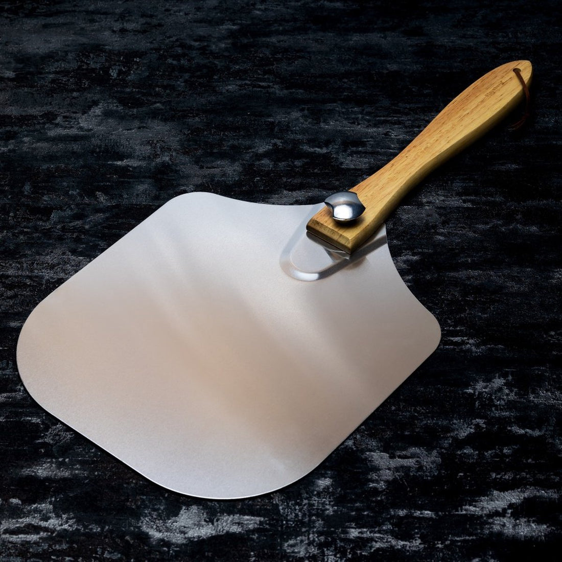 Klausberg pizzaschep aluminium met inklapbaar houten handvat – 30,5 x 64 cm – foto 4