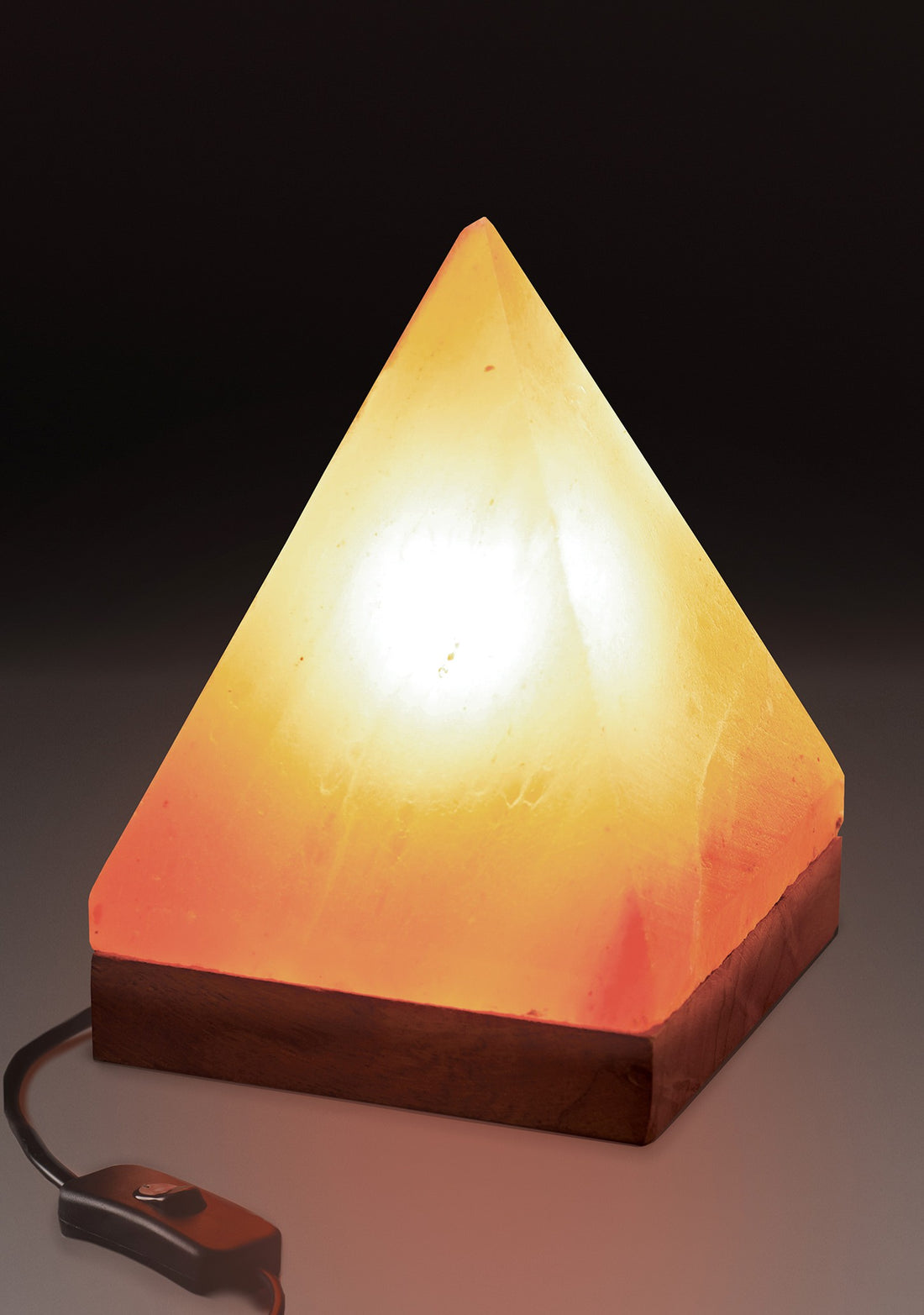 Natuurlijke piramidevormige Himalaya zoutlamp
