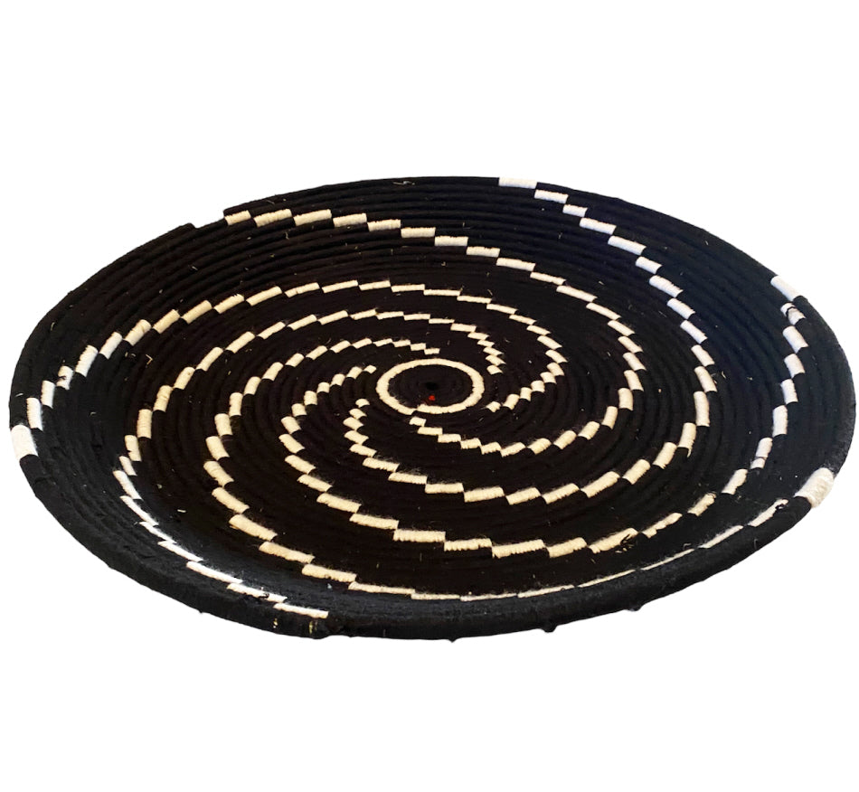 Marokkanischer flacher Berberkorb – Schwarz-Weiß/Natur – Ø50 cm