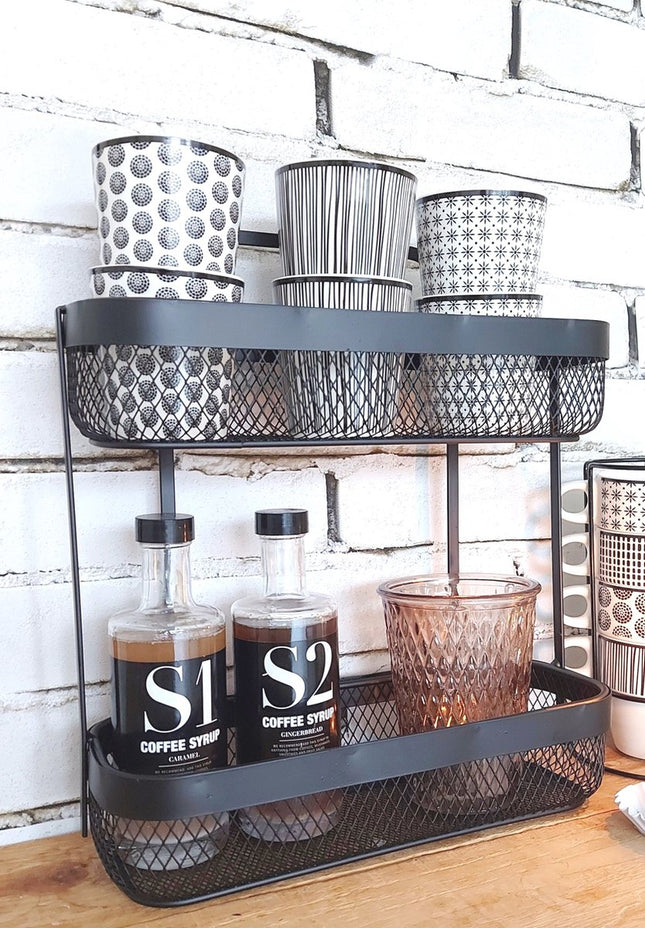 Étagère de cuisine noire pour tasses et épices