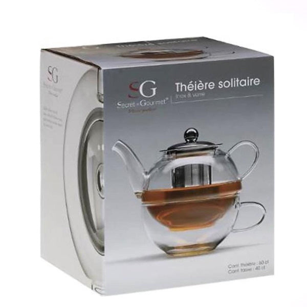 Teekanne aus Glas mit Filter und Tasse