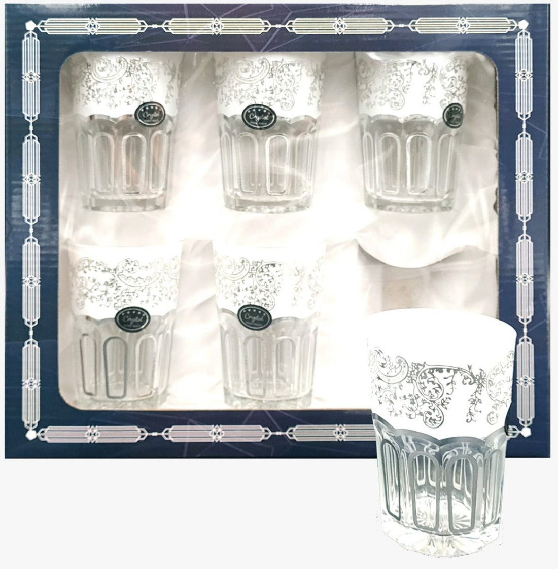 Theeglazen met zilveren patroon